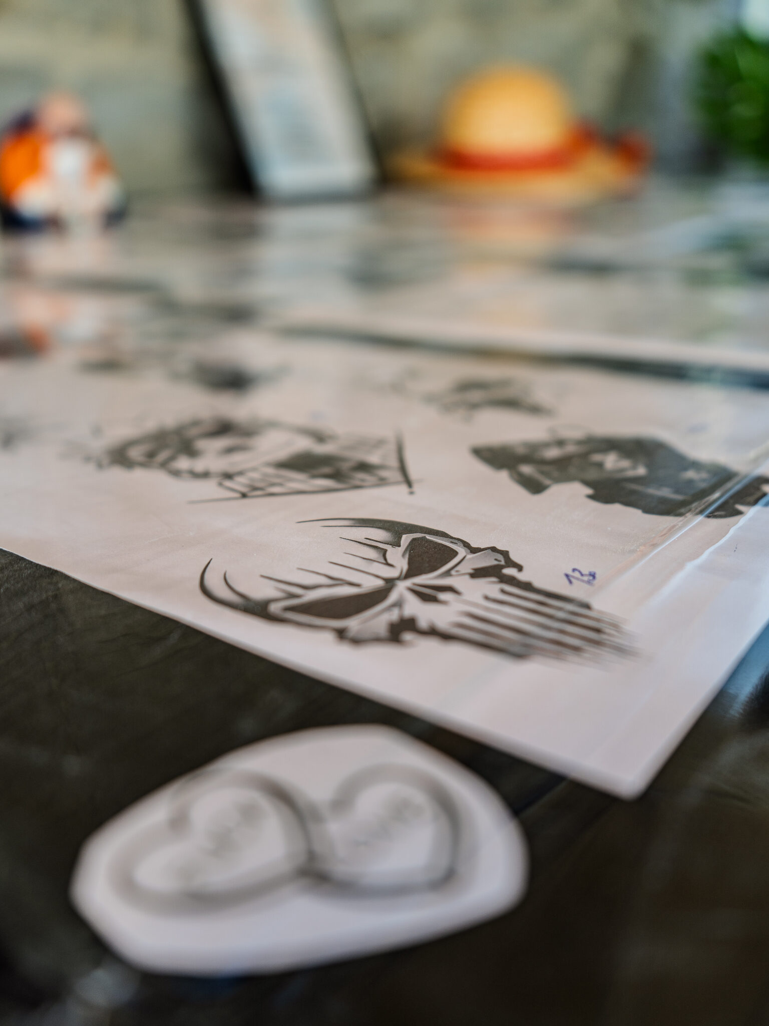 Oli Skeal Tattoo · stand, macro